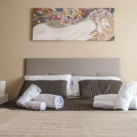 8th Floor Apartament